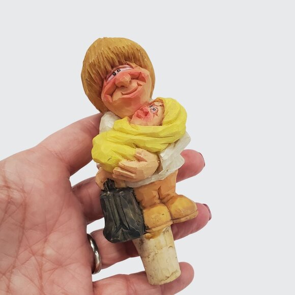 VINTAGE CARVED SPIT N WHITTLE BOTTLE STOPPER  Occupation Collection Obstetrician - Picture 1 of 8